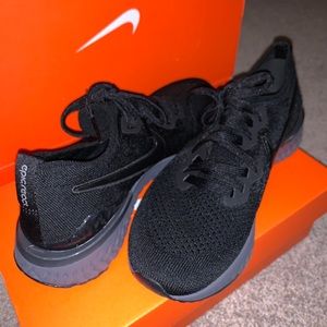 Nike Epic React Black size 7 running fly knit 2